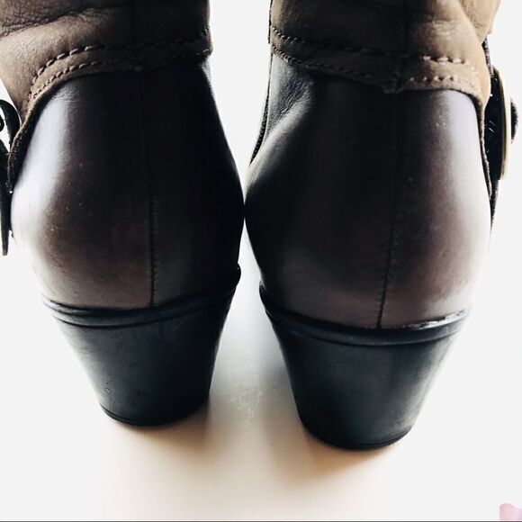Clarks Brown Leather Ankle Booties - Picture 5 of 10